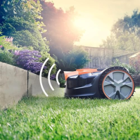 Robotická sekačka LawnMaster VBRM16 OcuMow™ vhodná až pro 100 metrů čtverečních - samohybná robotická sekačka s lithium-iontovou